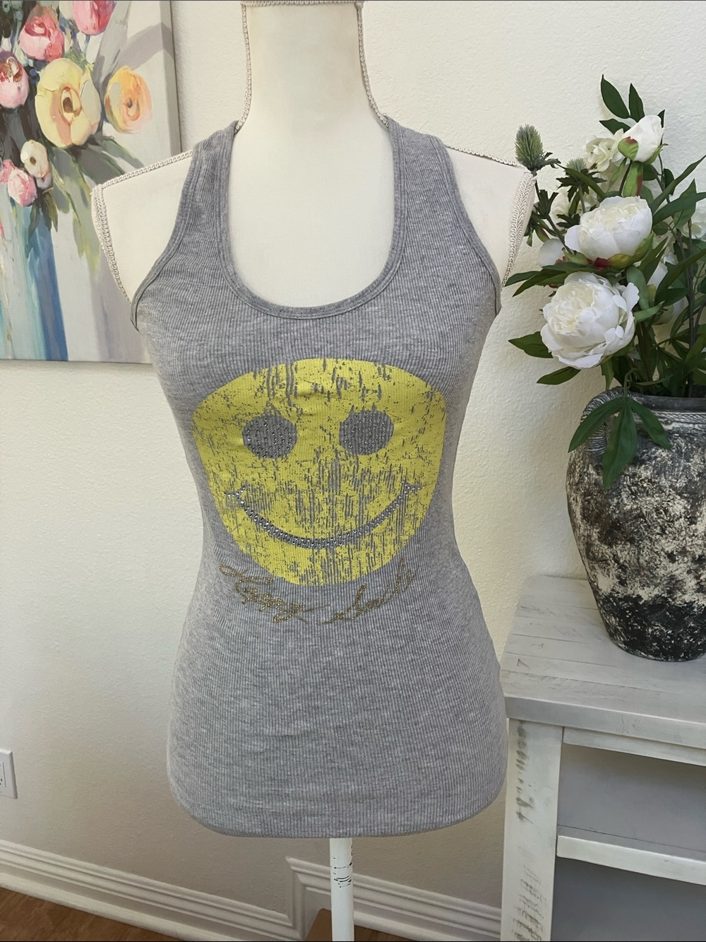 Y2k Women's Gray Ribbed Tank with Yellow Smiley Graphic